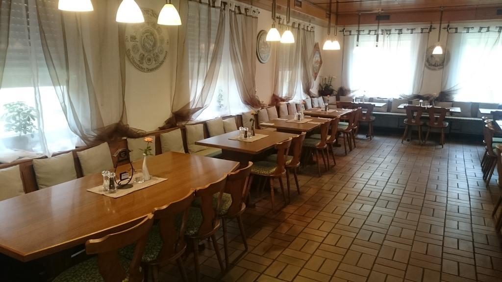 Gasthof Wilhelm Tell Fremdenzimmer Zirndorf Exteriér fotografie